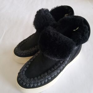 New Movie's Black Fur-Lined Slip-On Boots Booties Shoes Size 6